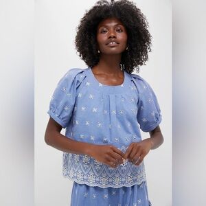 TUCKERNUCK
Chambray Embroidered Fontalina Blouse
